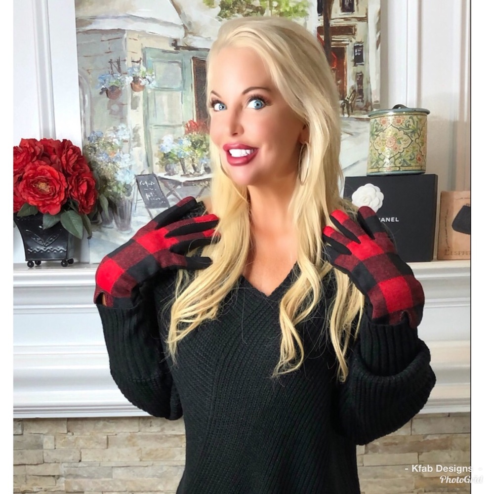 LAST PAIR! Buffalo Plaid Smart Touch Warm Gloves! - Picture 7 of 8